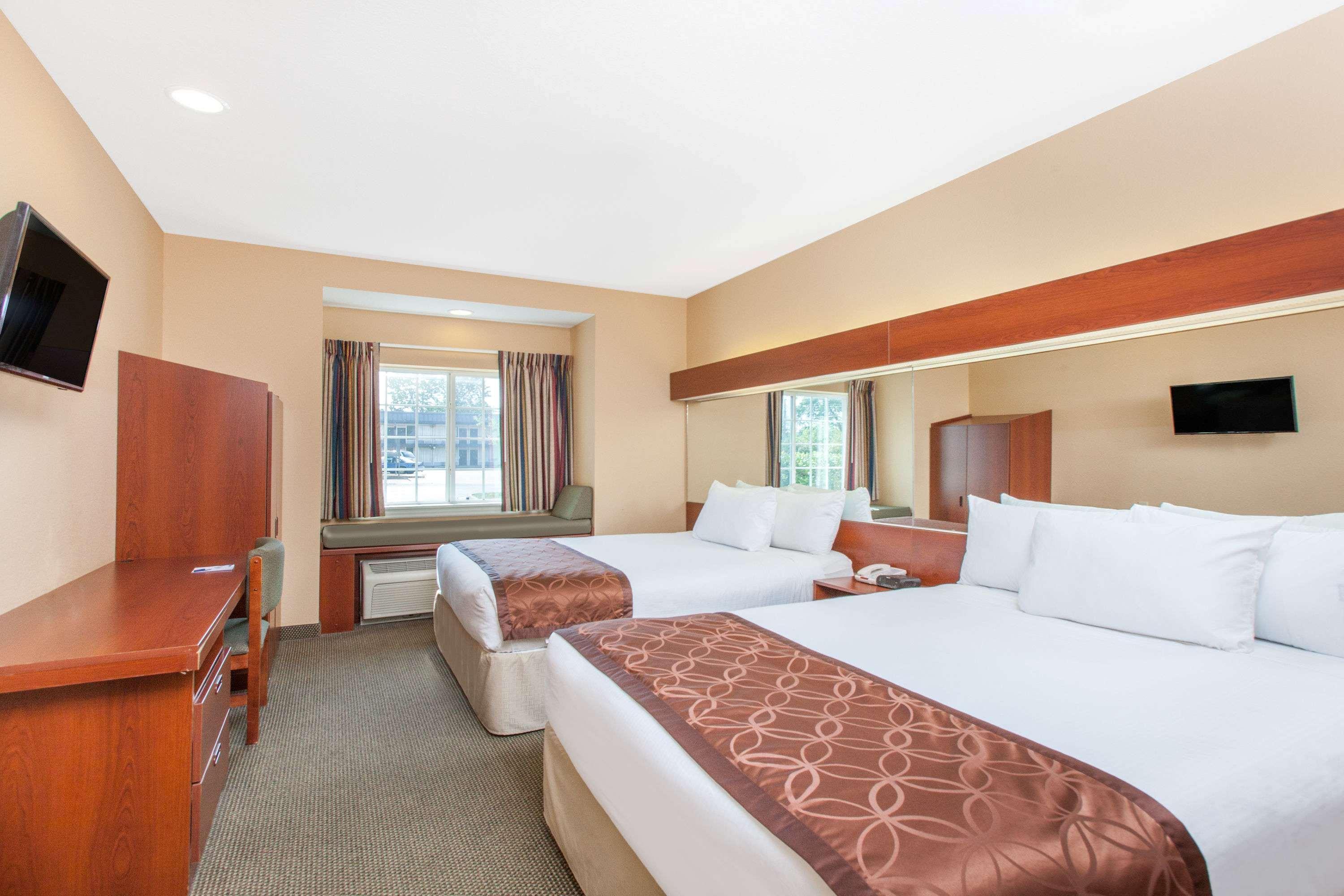 Microtel Inn By Wyndham Rogers Eksteriør billede